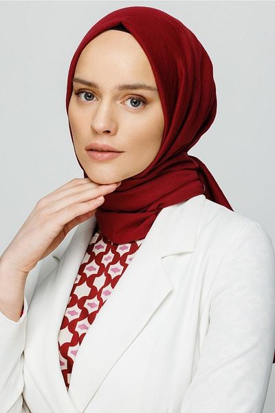 Mooncorn شال من القطن باللون العنابي