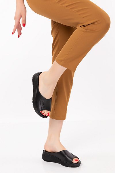 Akgün Terlik Women's Black Genuine Leather Anatomical Sole Comfortable Slippers