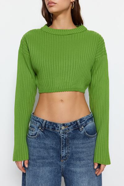 Trendyol Collection Pistacjowy zielony sweterek Super Crop Basic Knit TWOAW23KZ01068