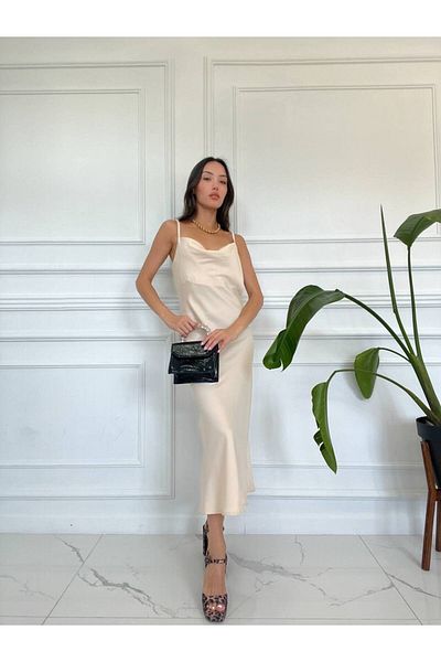 Julishop Julidress Γυναικείο ανοιχτό μπεζ κρεμ λουράκι με λαιμόκοψη Premium σατέν μίντι φόρεμα