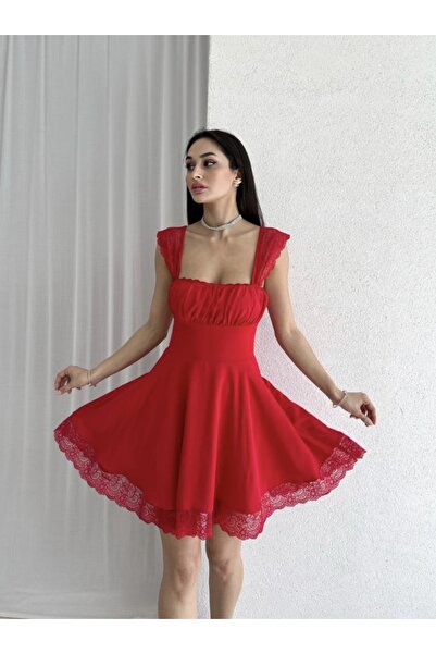 Afiş Butik Rochie mini cu bretele din dantela rosie