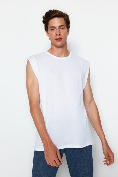 Trendyol Collection Weißes, normal geschnittenes, ärmelloses Tank Top - 100% Baumwolle TMNSS20AL0067