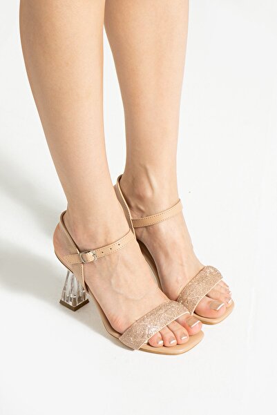 Neva'nın Butiği صنادل نسائية ذات كعب شفاف وأحجار لامعة ومفصلة بحزام واحد وأحذ...