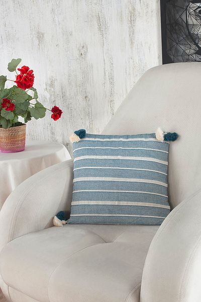 ÖDEL HOME وسادة رمي منقوشة باللون الأزرق البترولي مع بوم بوم مقاس 40 × 40 سم