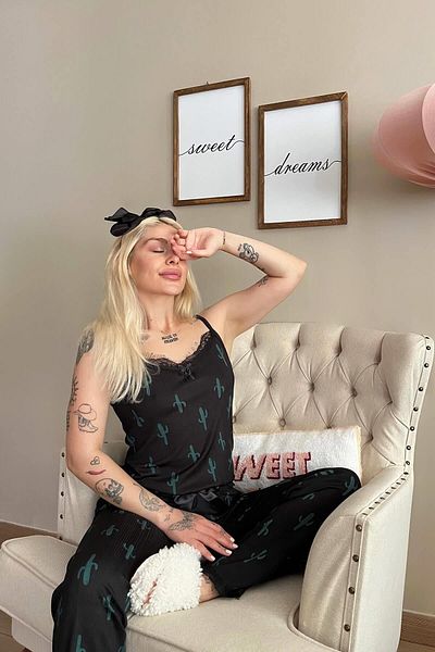 Pijamaevi Set de pijamale pentru damă tricotat cu curele din dantelă cactus