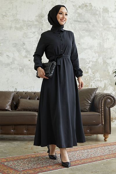 InStyle Alerya Kleid mit Gürtel und Knöpfen – Schwarz