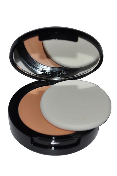 TCA Studio Make Up Foundation - Patacream Caramel 068680196116062