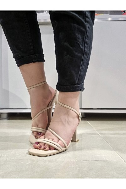 PUNTO Arme City Ac655274 Stylish Slippers Sandals with Lacing Detail