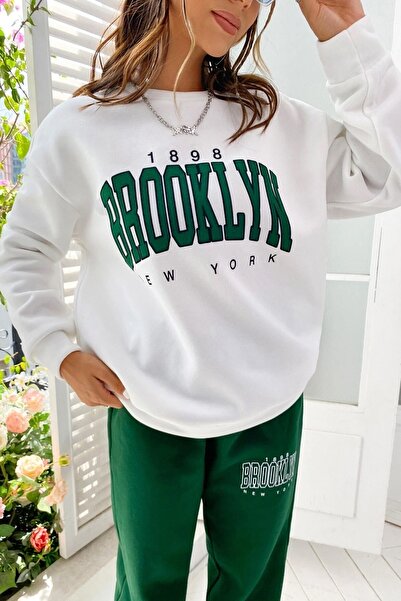 MODAGEN Γυναικείο σετ αθλητικής φόρμας με πράσινη λευκή στάμπα Brooklyn Oversize με λαιμόκοψη στο κάτω μέρος