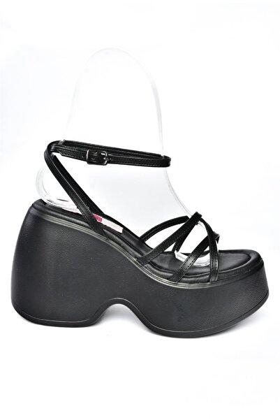 Fox Shoes P973000609 Черни дамски обувки с клин на ток