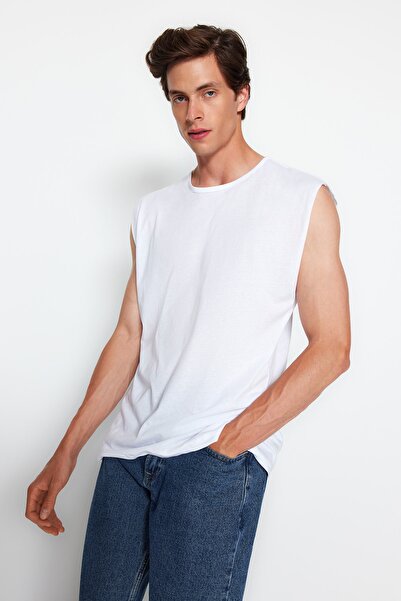Trendyol Collection Weißes, normal geschnittenes, ärmelloses Tank Top - 100% Baumwolle TMNSS20AL0067