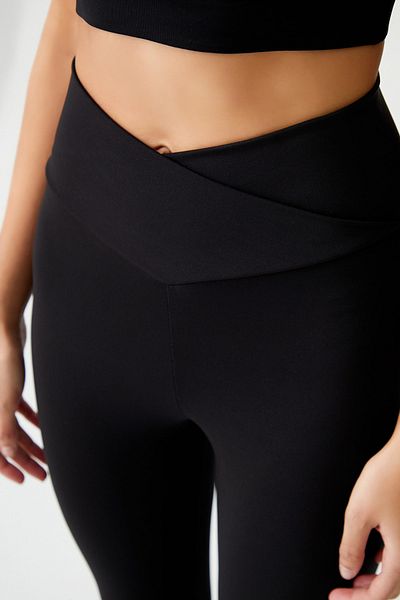 LOS OJOS Schwarze Strumpfhose mit überkreuzter Taille und detailliertem Umschlag mit überkreuzter Taille
