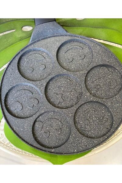 Blueeslife Pancake Pan Smiling 28 Cm