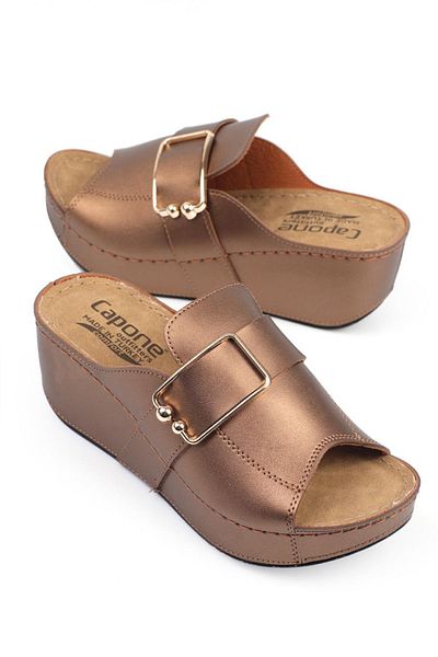 Capone Outfitters Anatomisch weiche, bequeme Mutterhausschuhe mit Keilabsatz