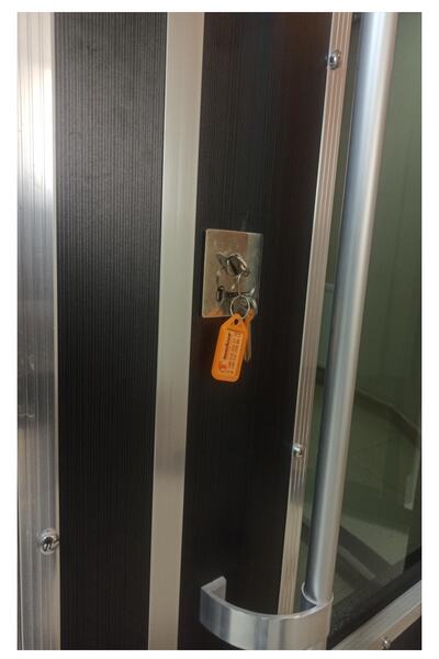 tezwood ahşap kapı sanayi Çelik Kapı Fiyatları Siyah Renk Statik Kasalı Çelik Kapı, Apartman Giriş Kapısı Sağ Açılım