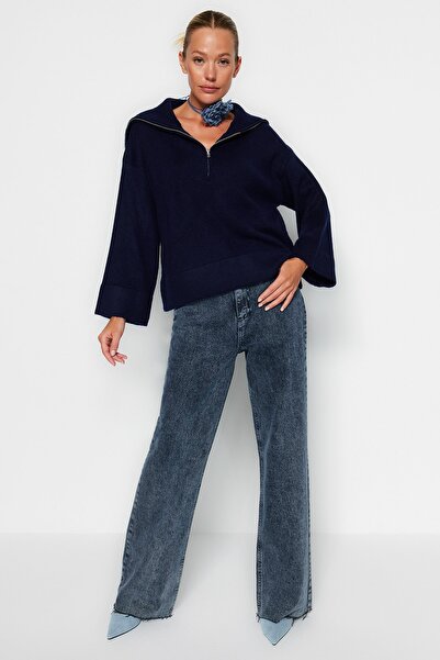 Trendyol Collection Sötétkék széles szabású, puha textúrájú cipzáras kötöttáru pulóver TWOAW23KZ00236