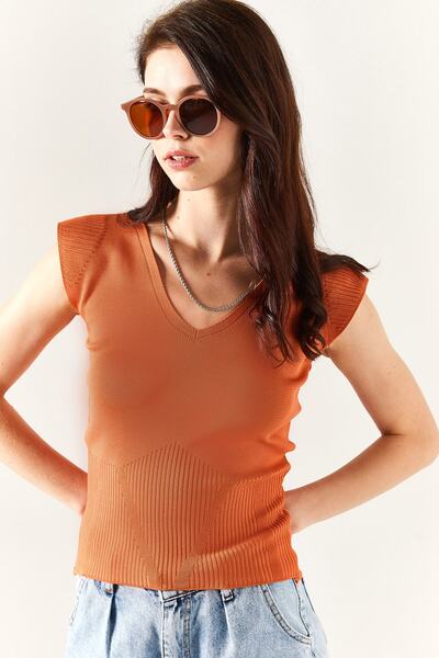 Olalook Women's Onion Peel Shoulder and Skirt Detailed Front Back V Knitwear Blouse BLZ-19002207