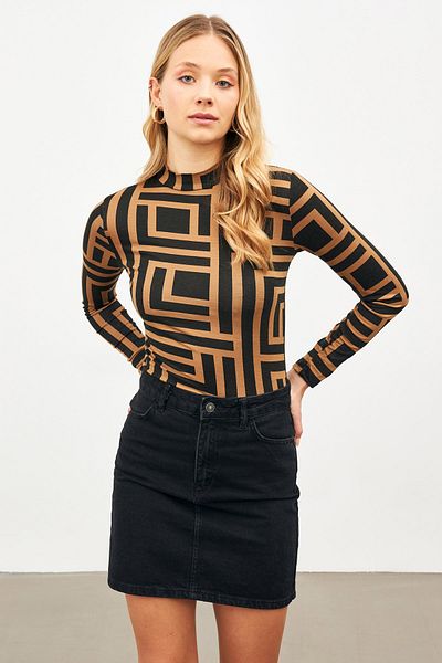 Bukamiss Γυναικεία μπλούζα με λαιμόκοψη με σχέδιο Camel Labyrinth