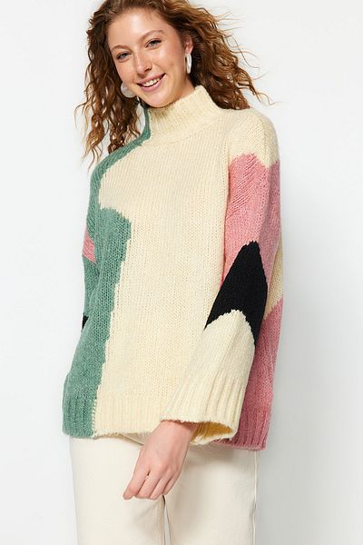 Trendyol Collection Beigefarbener Strickpullover mit Farbblockdesign – weiche Textur, weite Passform TWOAW20XS0047