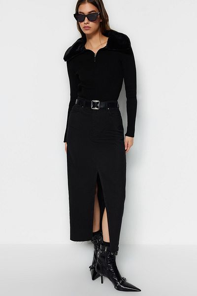 Trendyol Collection Pulover negru din tricotaje cu guler polo și detaliu din blană artificială - TWOAW24KZ00204