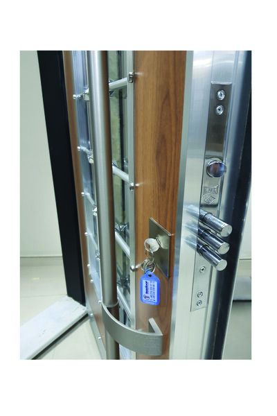 tezwood ahşap kapı sanayi Çelik Kapı Siyah Renk Statik Kasalı Saruhan Renk Ahşahçelik Kapı, Apartman Giriş Kapısı Sol Açılım