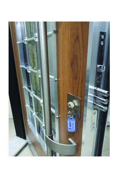 tezwood ahşap kapı sanayi Çelik Kapı Siyah Renk Statik Kasalı Saruhan Renk Ahşahçelik Kapı, Apartman Giriş Kapısı Sol Açılım