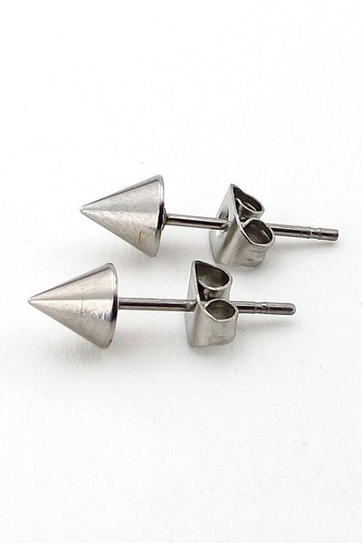 Solfera Pointed Tip Silver Colored Earrings E204