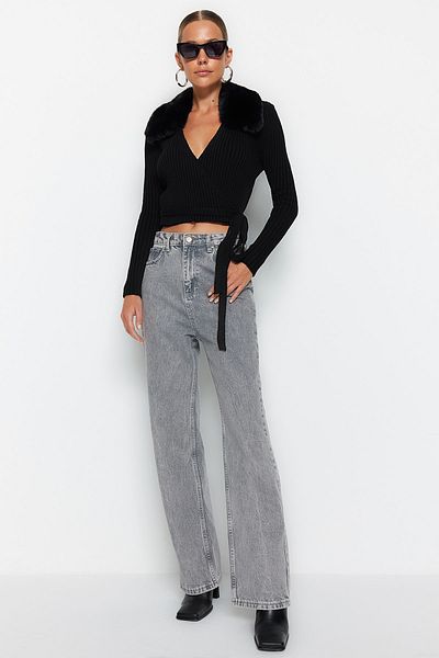Trendyol Collection Pulover negru din tricotaje cu blană artificială - TWOAW24KZ00223