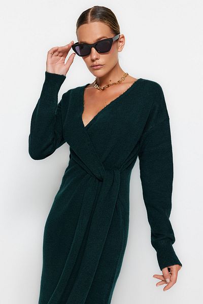 Trendyol Collection Σμαραγδένιο Πράσινο Μίντι Πλεκτό Φόρεμα - Απαλή υφή, Διπλό γιακά, Δέσιμο TWOAW21EL0260