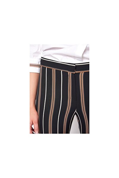 TONI CORE Kalhoty – uvolněný střih a stylový design