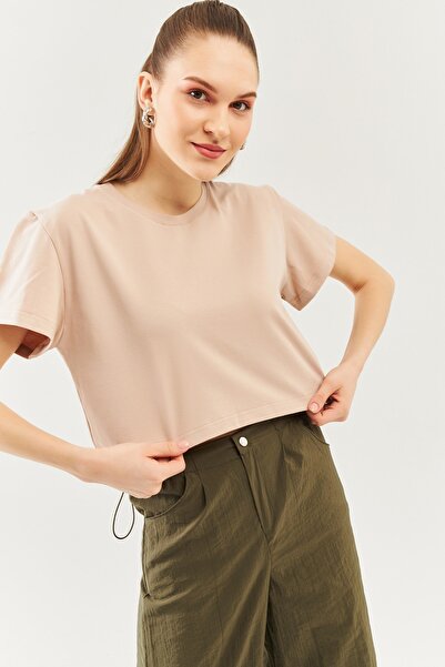 Butikgiz Ανοιχτό καφέ Oversize Άνετο 100% βαμβακερό χτενισμένο μπλουζάκι με λαιμόκοψη με κοντό μανίκι Basic Crop