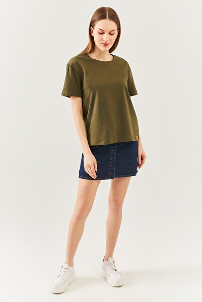 Butikgiz Χακί Oversize Άνετο μπλουζάκι από 100% βαμβάκι με χτενισμένο λαιμόκοψη με κοντό μανίκι Basic