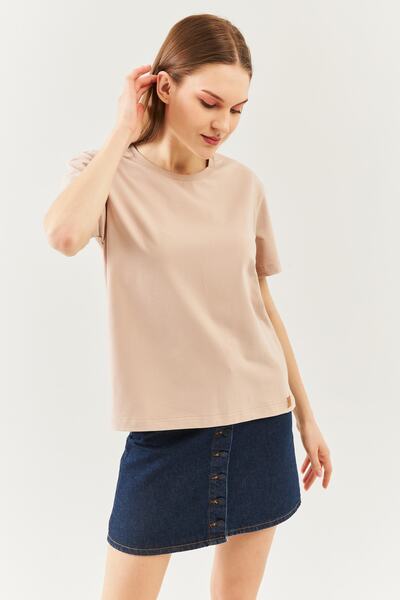 Butikgiz Ανοιχτό καφέ Oversize Άνετο μπλουζάκι από 100% βαμβάκι με χτενισμένο λαιμόκοψη με κοντό μανίκι Basic