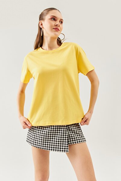 Butikgiz Sarı Oversize Rahat %100 Pamuklu Penye Bisiklet Yaka Kısa Kol Basic T-shirt