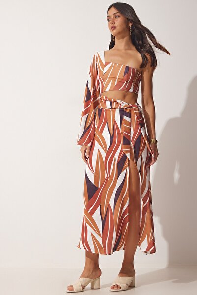 Happiness İstanbul Dámské karamelové saténové šaty s povrchem na jedno rameno DM00127