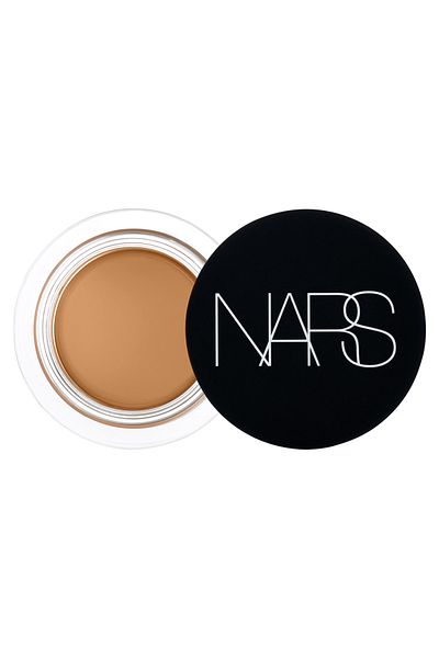 Nars Soft Matte High Concealer Composed of Hyaluronic Acid and A, C and E Vitamins