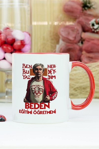 Hediyelen كوب معلم التربية البدنية باللون الأحمر