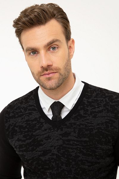 Pierre Cardin Мъжки черен тънък трикотажен пуловер G021GL0TK.000.867142