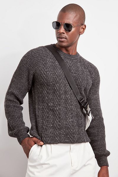 Trendyol Collection Anthrazitfarbener, schmaler Strickpullover aus Baumwolle mit Rundhalsausschnitt TMNAW20MG0029