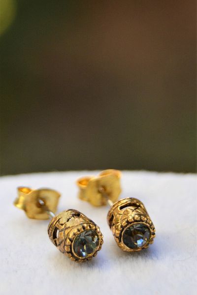 Stoneage Elegant Single Stone Women's Earrings with Zircon Stone