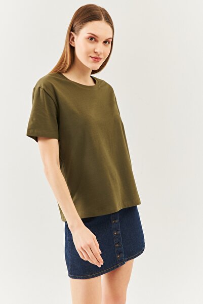 Butikgiz Χακί Oversize Άνετο μπλουζάκι από 100% βαμβάκι με χτενισμένο λαιμόκοψη με κοντό μανίκι Basic