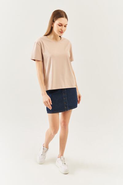 Butikgiz Ανοιχτό καφέ Oversize Άνετο μπλουζάκι από 100% βαμβάκι με χτενισμένο λαιμόκοψη με κοντό μανίκι Basic