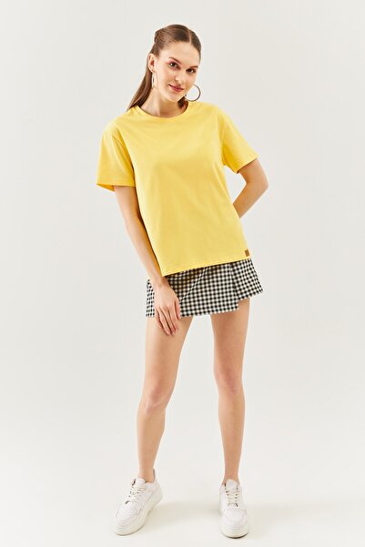 Butikgiz Sarı Oversize Rahat %100 Pamuklu Penye Bisiklet Yaka Kısa Kol Basic T-shirt
