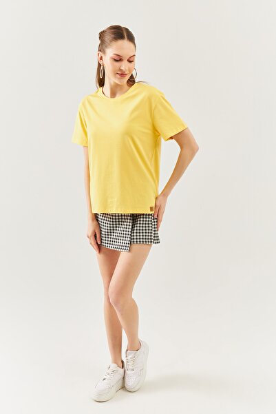 Butikgiz Sarı Oversize Rahat %100 Pamuklu Penye Bisiklet Yaka Kısa Kol Basic T-shirt