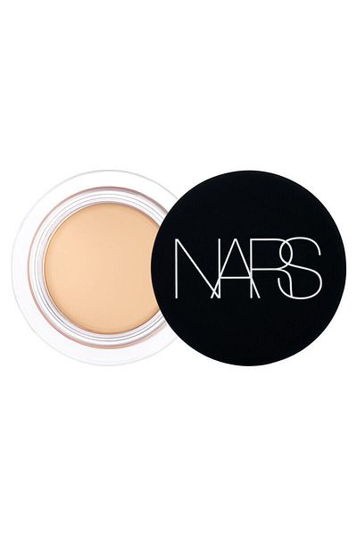 Nars Soft Matte High Concealer Composed of Hyaluronic Acid and A, C and E Vitamins
