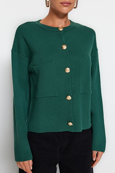 Trendyol Collection Zielony dzianinowy kardigan - detale z guzikami, wygląd kurtki Twoaw24Hi00023