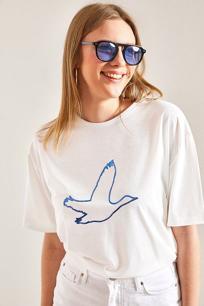 Bianco Lucci Damska podstawowa koszulka z haftowanym ptakiem