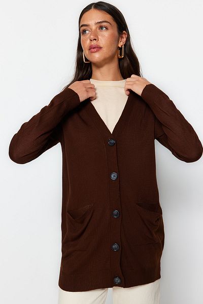 Trendyol Modest Σκούρο καφέ με κουμπιά τσέπη με λαιμόκοψη με λεπτομέρεια μακριά πλεκτά ζακέτα TCTAW22TH0005