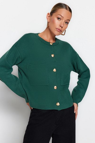 Trendyol Collection Grüner Strick-Cardigan – Knopfdetail, Jacken-Look TWOAW24HI00023