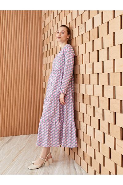 LC Waikiki Gemustertes, langärmliges Damenkleid mit Rundhalsausschnitt
